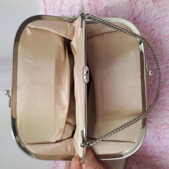 Vintage Lace Clutch - Picture 3 of 3